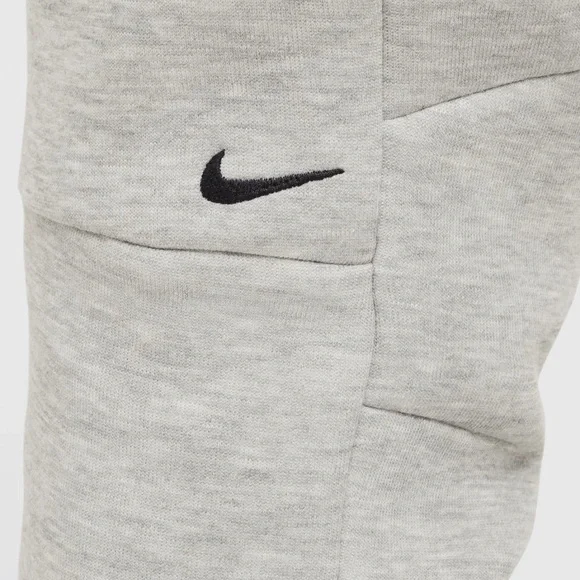 Nike Tech Fleece sweatsuit - Picture 6 of 7
